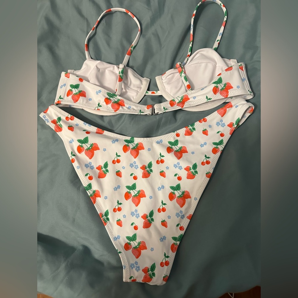 NWOT Bright Strawberry Print Bikini Set - Picture 3 of 6